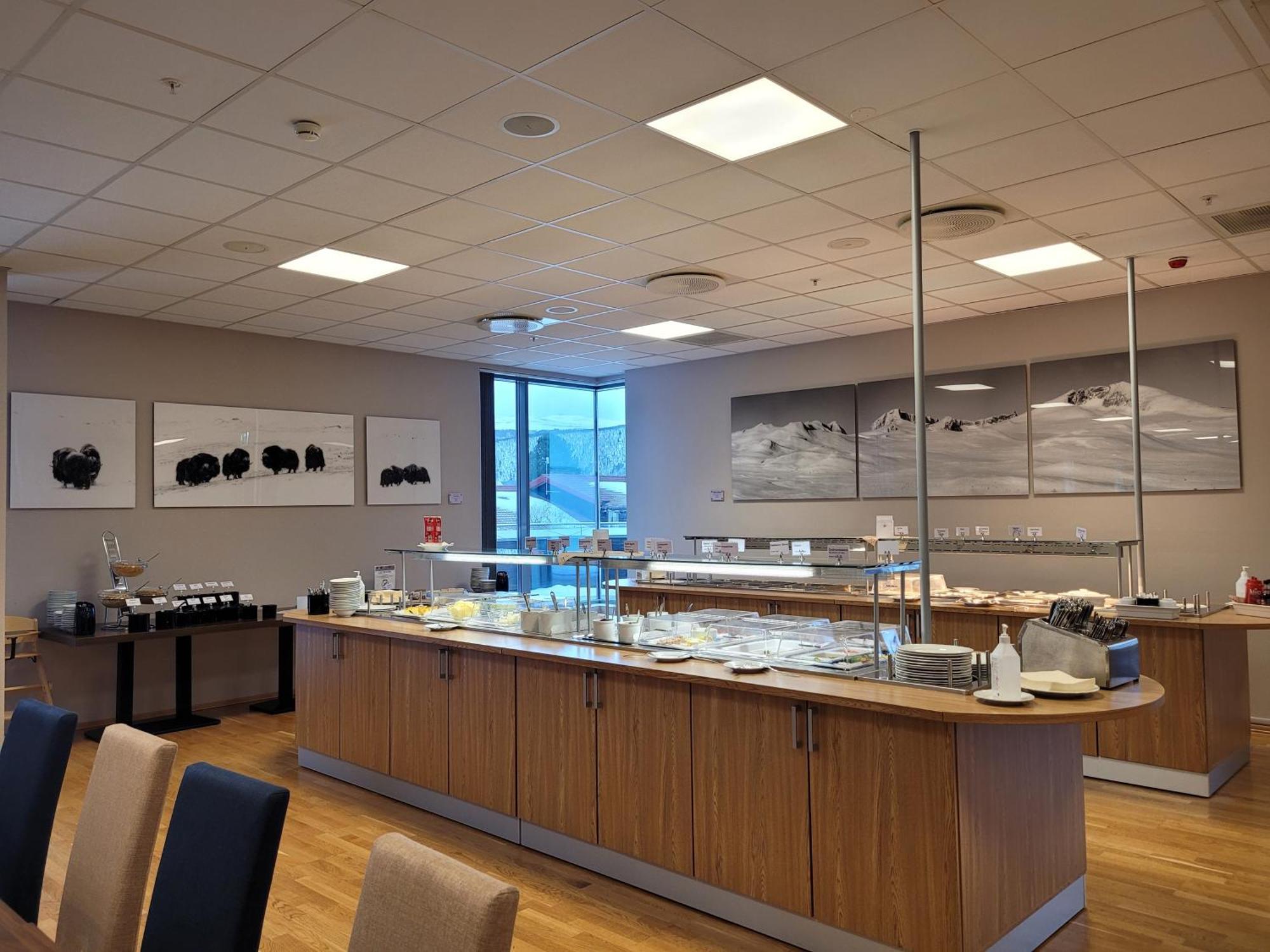 Dombåstun Hotell Exteriör bild